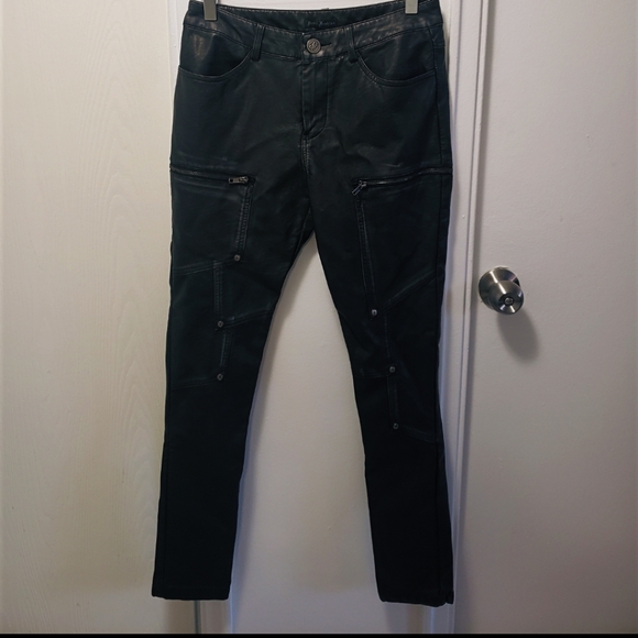 Devil Fashion zipper detail faux leather pants - Picture 5 of 6